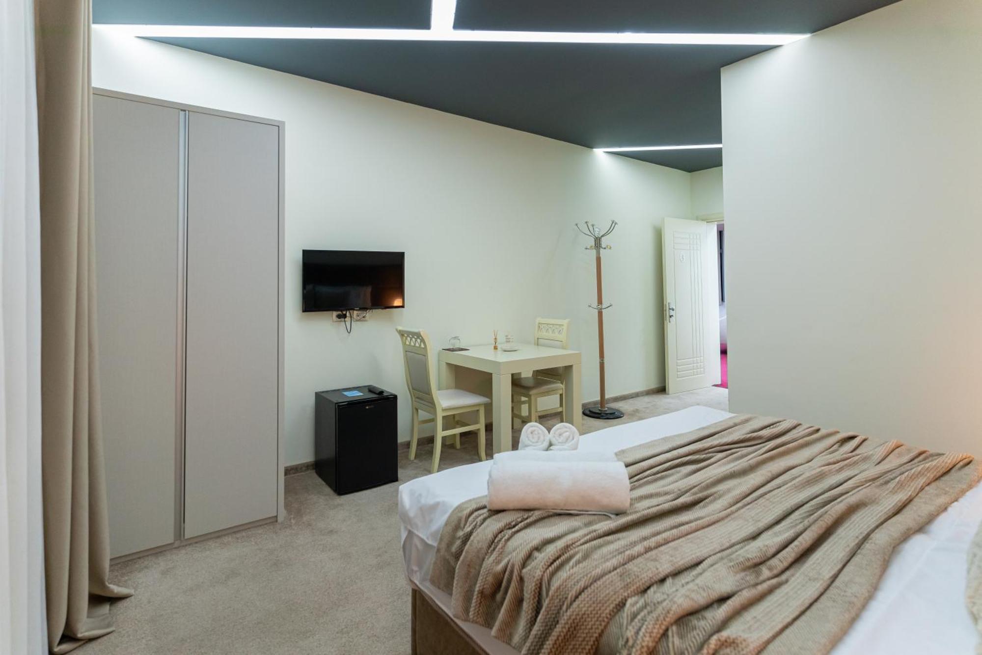 Alko Hotel Шкодер Екстер'єр фото