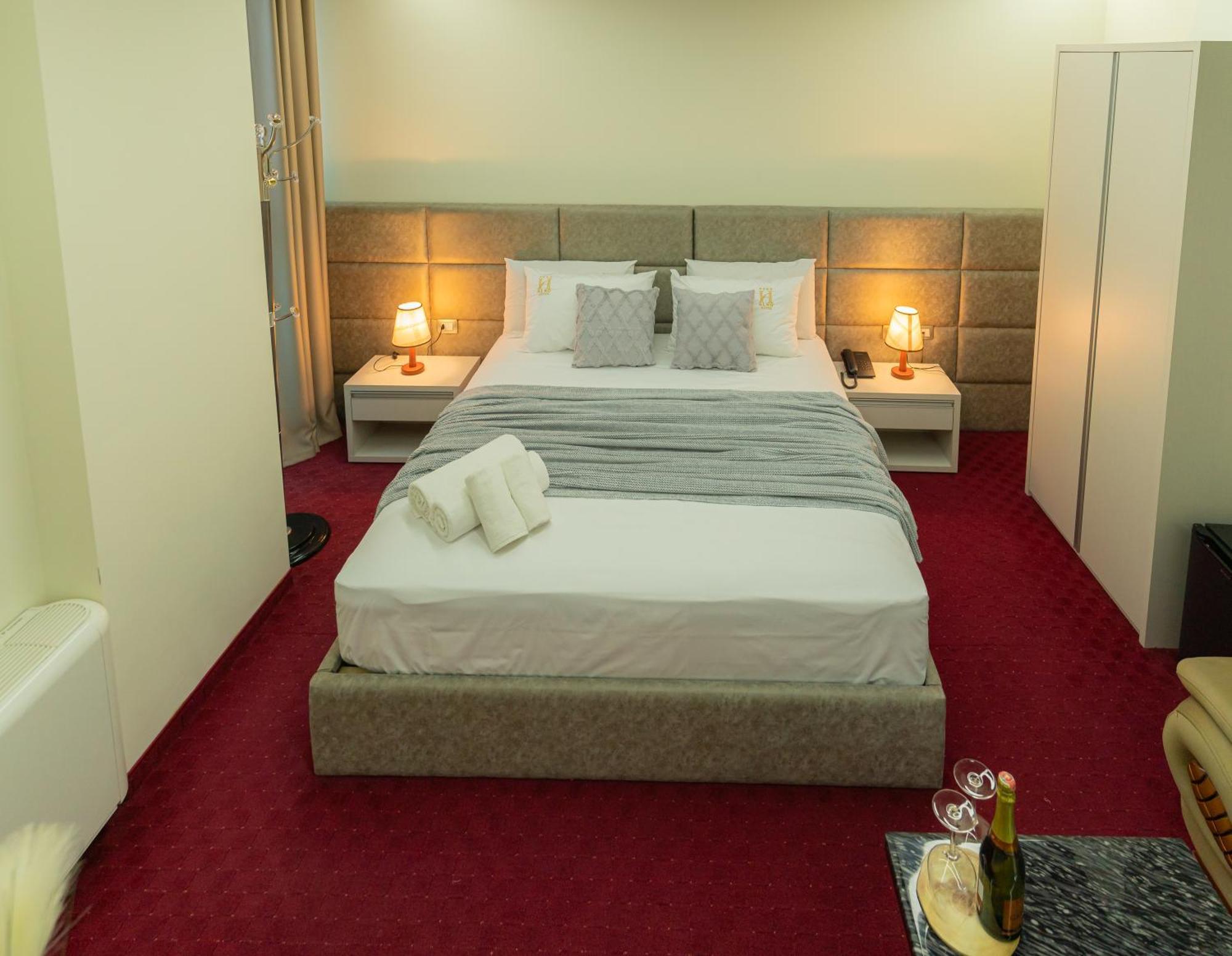Alko Hotel Шкодер Екстер'єр фото