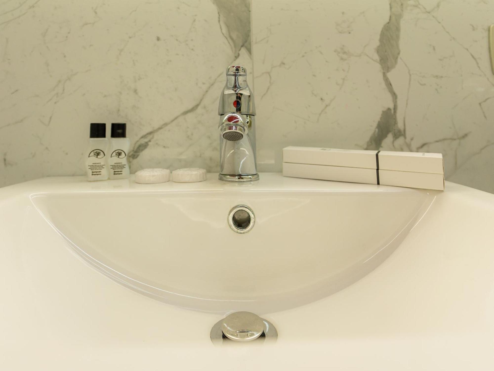 Alko Hotel Шкодер Екстер'єр фото