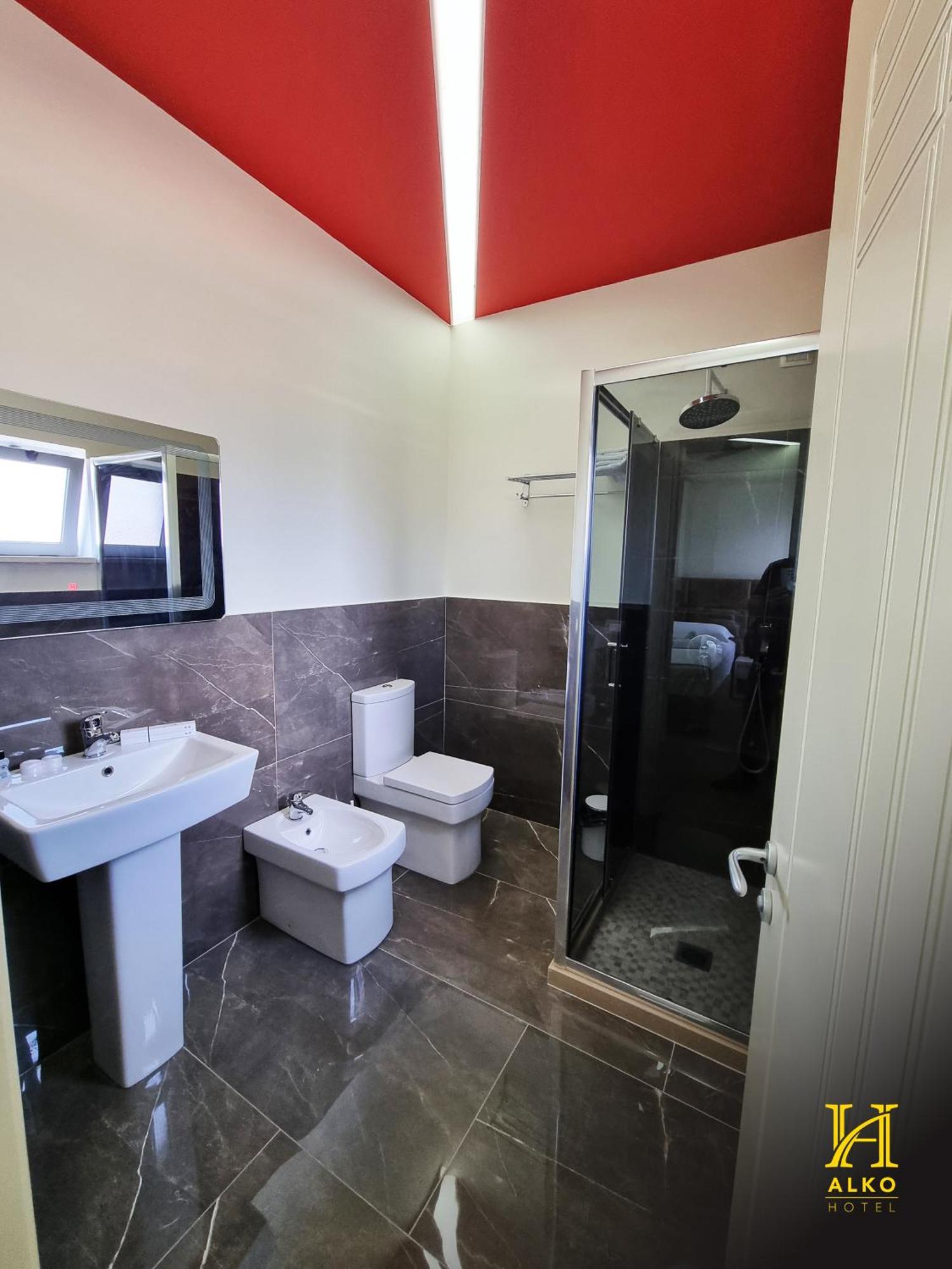 Alko Hotel Шкодер Екстер'єр фото